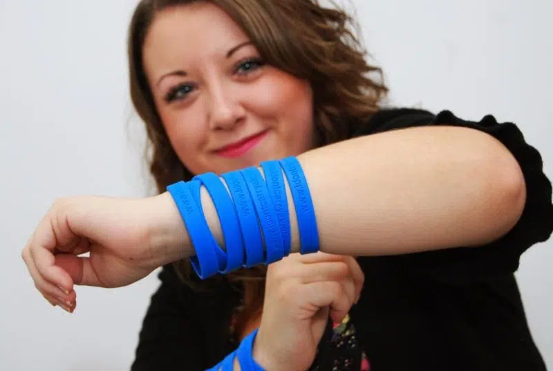 5,000 Wrist Bands For Holly’s Campaign