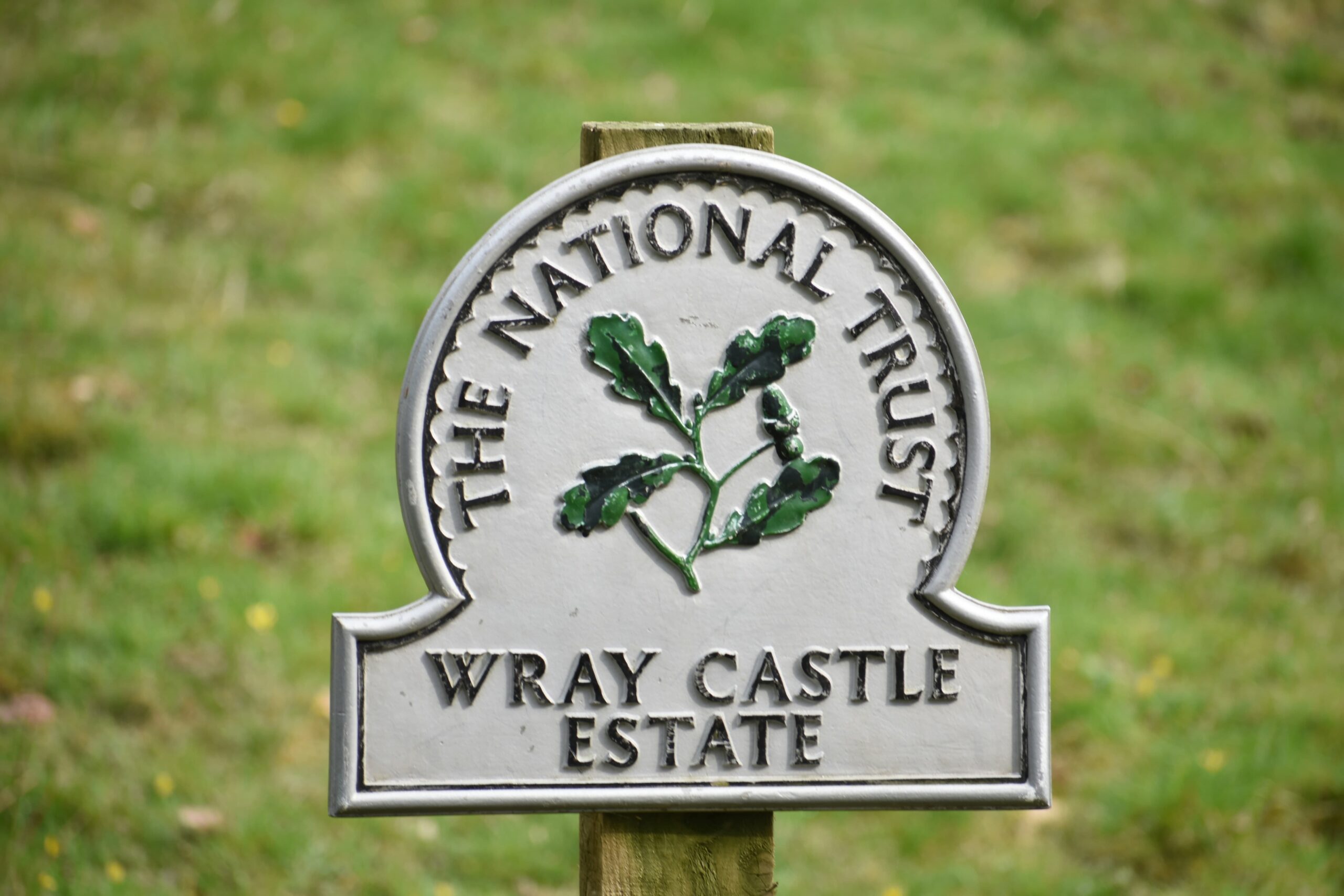 A Guide To Modernising Heritage Brands 4 National Trust Logo | Heritage Brands